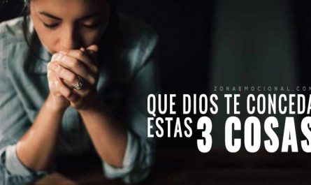 mujer rezando que Dios te conceda estas 3 cosas